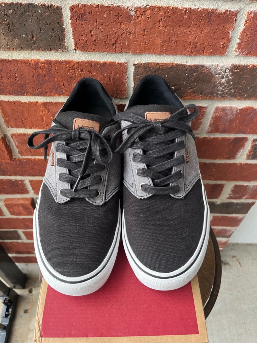 Men's Vans Casual Low-Top Sneakers in Black and Gray